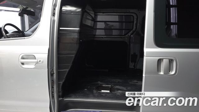 Hyundai Starex 2020 — photo 17