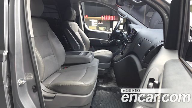 Hyundai Starex 2020 — photo 16