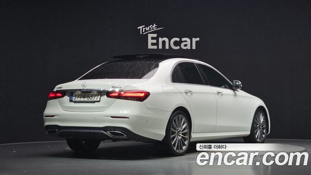 Mercedes-Benz E-Class 2021 — photo 2