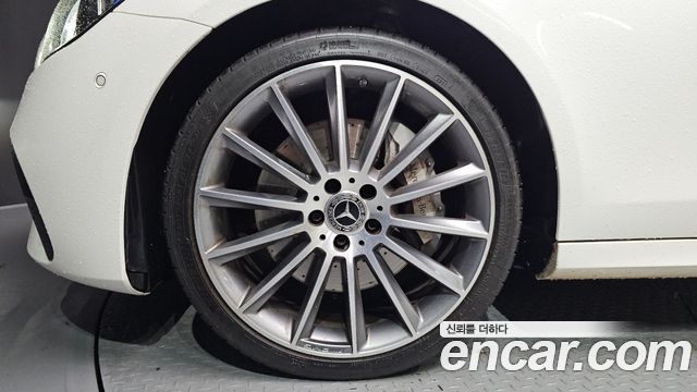 Mercedes-Benz E-Class 2021 — photo 5