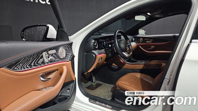 Mercedes-Benz E-Class 2021 — photo 10