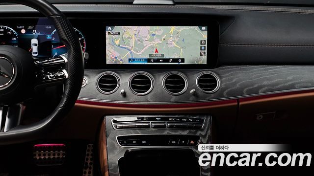 Mercedes-Benz E-Class 2021 — photo 14