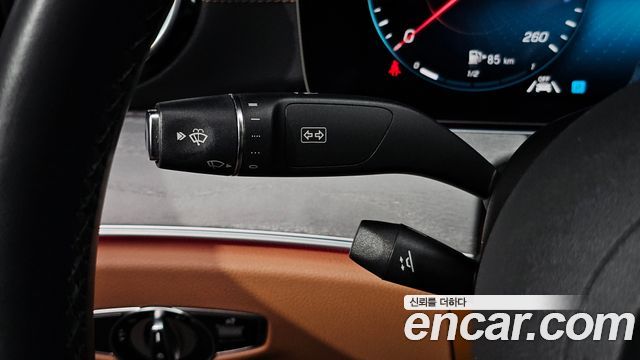 Mercedes-Benz E-Class 2021 — photo 19