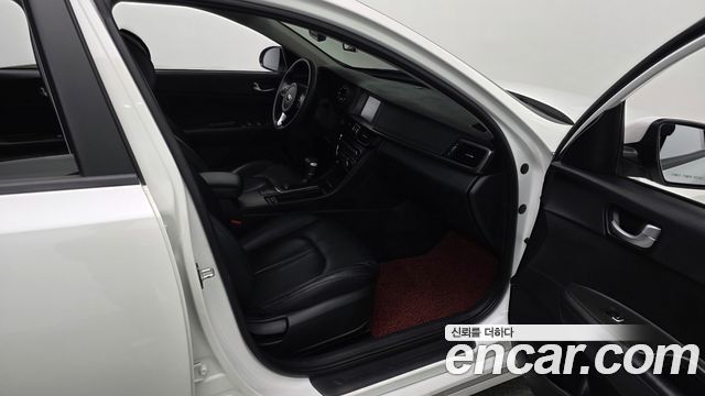 Kia K5 2018 — photo 17
