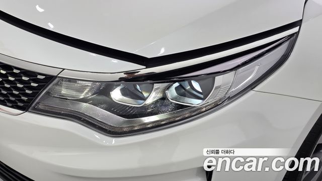 Kia K5 2018 — photo 8