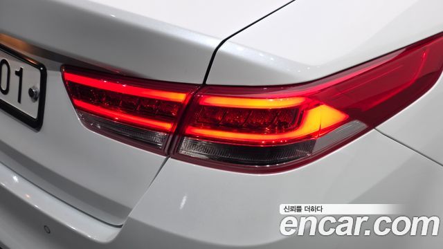 Kia K5 2018 — photo 9