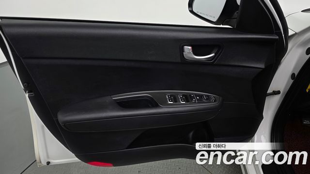 Kia K5 2018 — photo 14