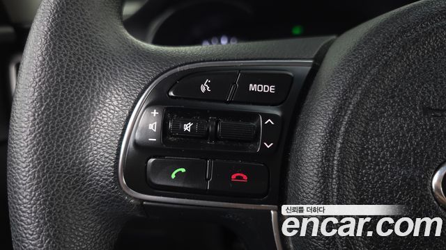 Kia K5 2018 — photo 28