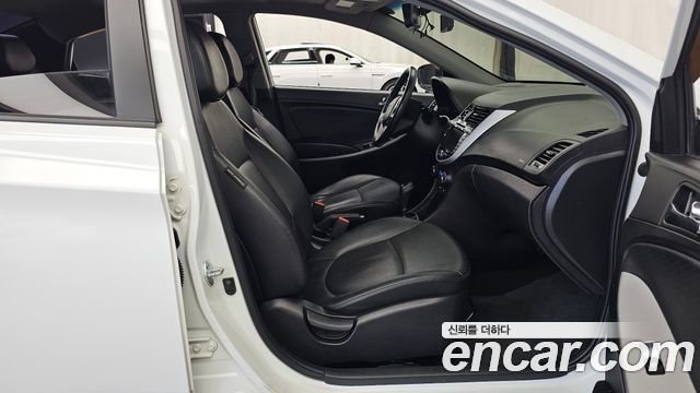 Hyundai Accent 2014 — photo 17