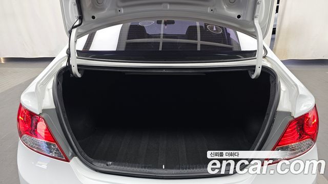 Hyundai Accent 2014 — photo 26