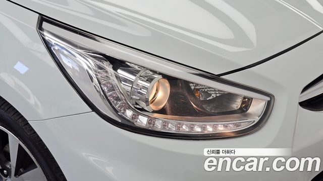 Hyundai Accent 2014 — photo 8