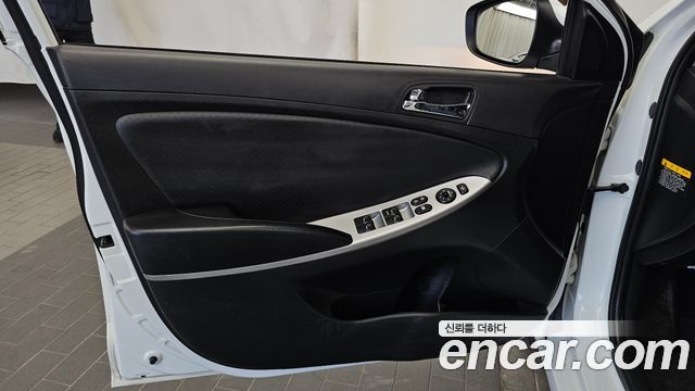 Hyundai Accent 2014 — photo 14