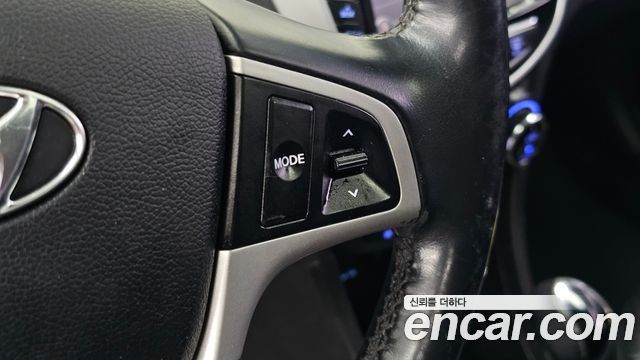 Hyundai Accent 2014 — photo 30