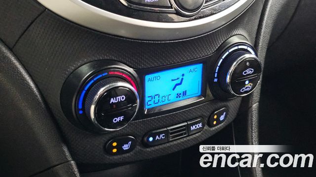 Hyundai Accent 2014 — photo 32