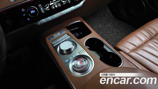 Genesis GV70 2021 — photo 12