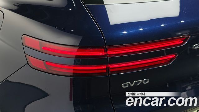 Genesis GV70 2021 — photo 13