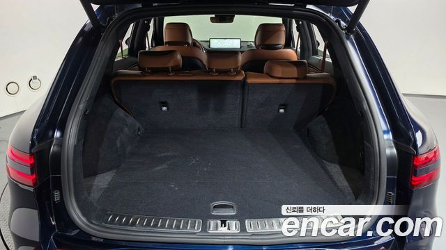 Genesis GV70 2021 — photo 23