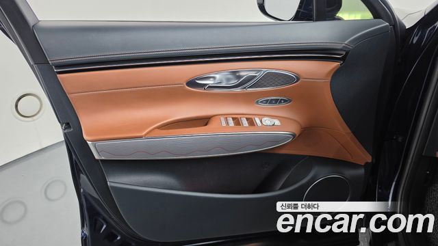 Genesis GV70 2021 — photo 14