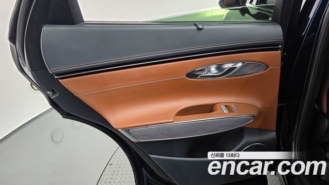 Genesis GV70 2021 — photo 15