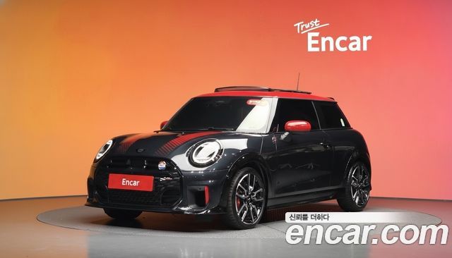 Mini Cooper 2025 — photo 1
