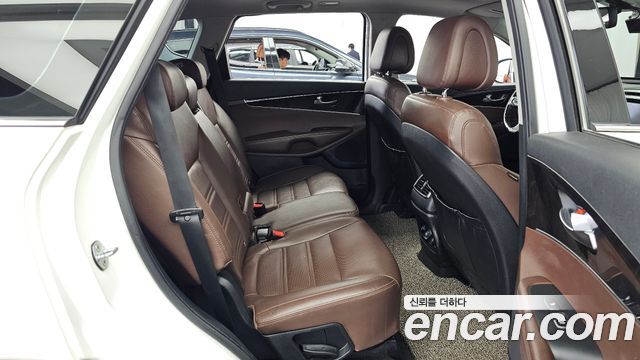 Kia Sorento 2016 — photo 18