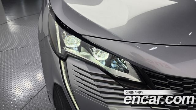 Peugeot 5008 2024 — photo 8