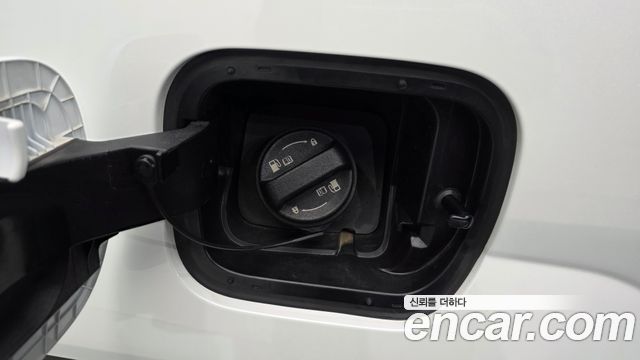 Hyundai Santafe 2025 — photo 36