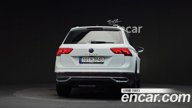 Volkswagen Tiguan 2023 — photo 4