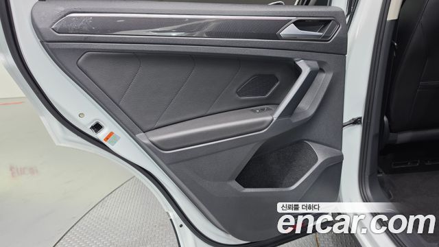 Volkswagen Tiguan 2023 — photo 15