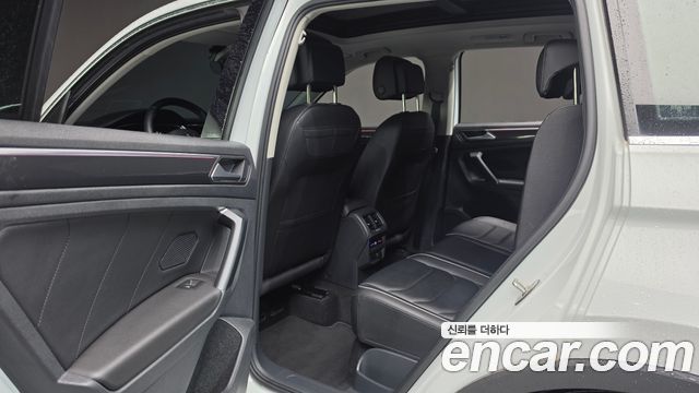 Volkswagen Tiguan 2023 — photo 30