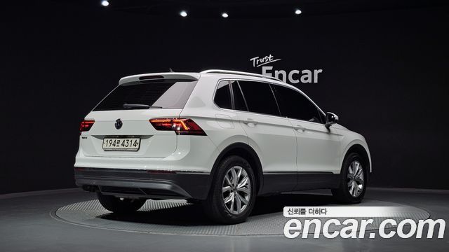Volkswagen Tiguan 2020 — photo 2