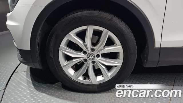 Volkswagen Tiguan 2020 — photo 5