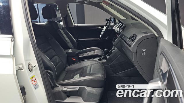 Volkswagen Tiguan 2020 — photo 11