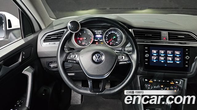 Volkswagen Tiguan 2020 — photo 13