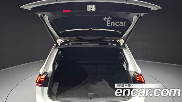 Volkswagen Tiguan 2020 — photo 20