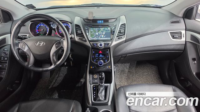 Hyundai AVANTE 2015 — photo 10