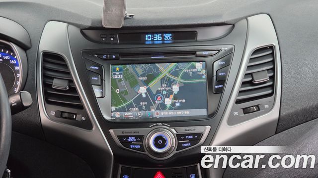 Hyundai AVANTE 2015 — photo 18