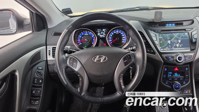 Hyundai AVANTE 2015 — photo 19