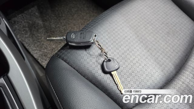 Hyundai AVANTE 2015 — photo 21