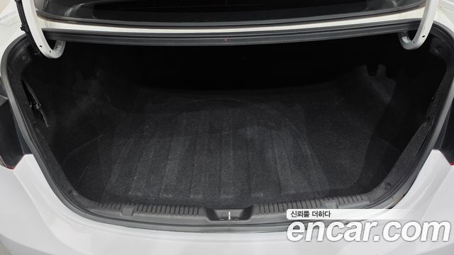 Hyundai AVANTE 2015 — photo 24