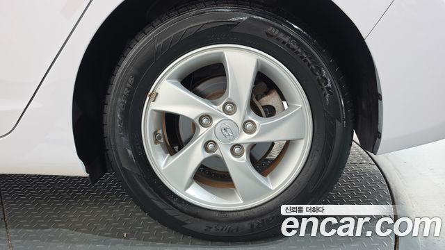 Hyundai AVANTE 2015 — photo 7