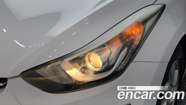Hyundai AVANTE 2015 — photo 8