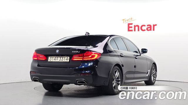 BMW 5-Series 2018 — photo 2