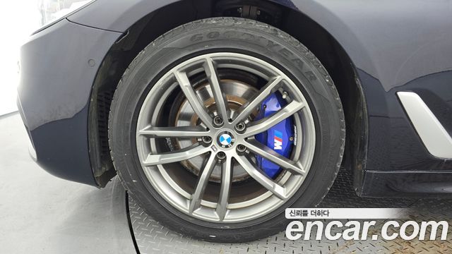 BMW 5-Series 2018 — photo 5