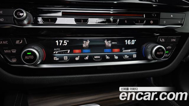 BMW 5-Series 2018 — photo 23
