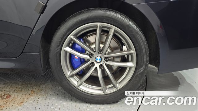 BMW 5-Series 2018 — photo 7