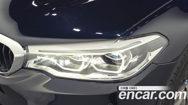 BMW 5-Series 2018 — photo 8