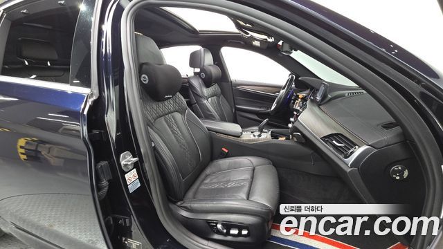 BMW 5-Series 2018 — photo 16