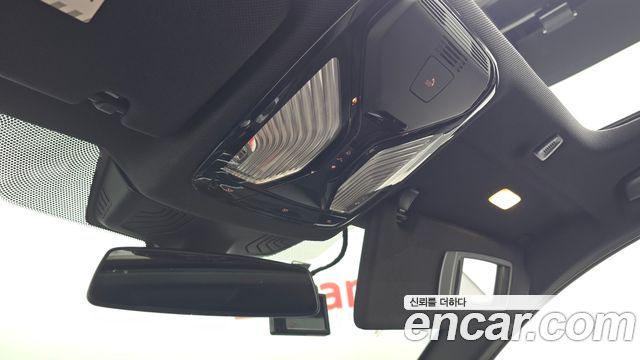 BMW 5-Series 2018 — photo 27