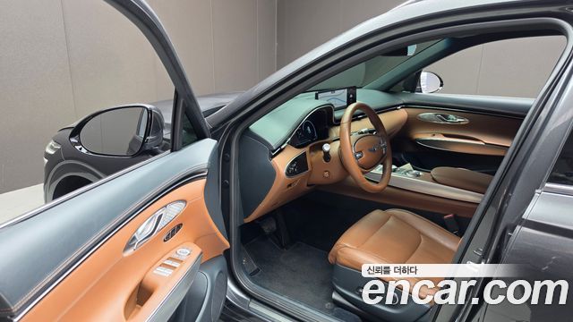 Genesis GV70 2023 — photo 13